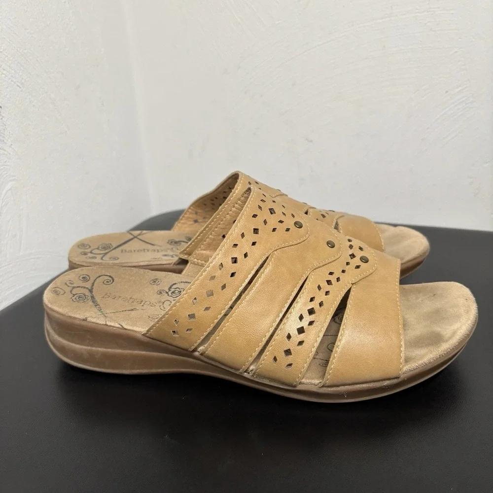 Baretraps Women's Jacalyn Tan Wedge‎ Sandals Size 8W Casual Slip On Shoes